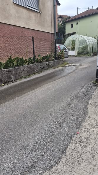 Fotografija 3: Curenje vode u ulici Milinkladska